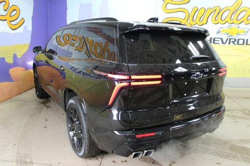 Mosaic Black Metallic 2025 Chevrolet Traverse RS
