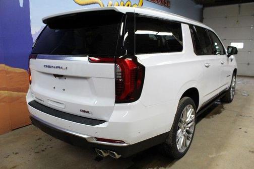 Summit White 2026 GMC Yukon XL Denali