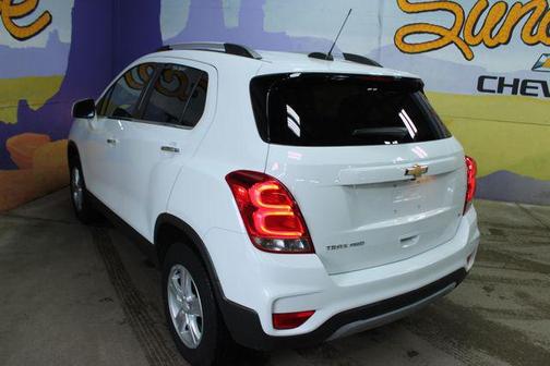 Summit White 2018 Chevrolet Trax LT