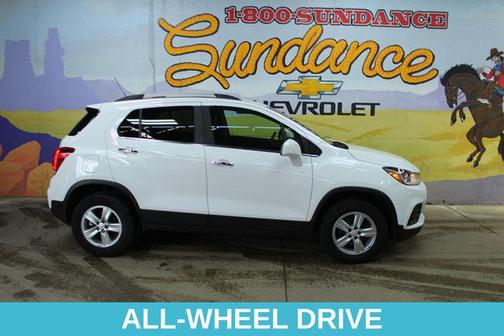 Summit White 2018 Chevrolet Trax LT