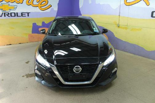 Super Black 2021 Nissan Altima 2.5 SE