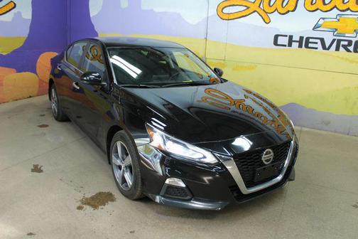 Super Black 2021 Nissan Altima 2.5 SE