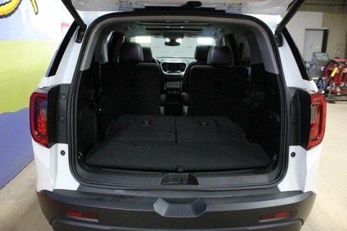 2023 GMC Acadia AWD SLT