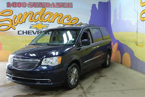2016 Chrysler Town & Country Touring-L