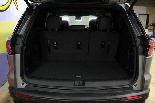 2025 GMC Acadia AWD AT4