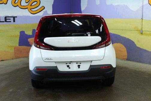 Snow White Pearl 2022 Kia Soul LX