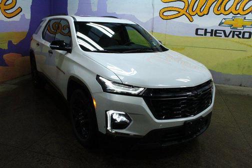 White 2024 Chevrolet Traverse Premier