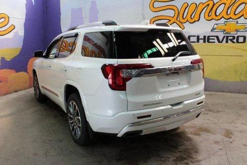 2022 GMC Acadia Denali