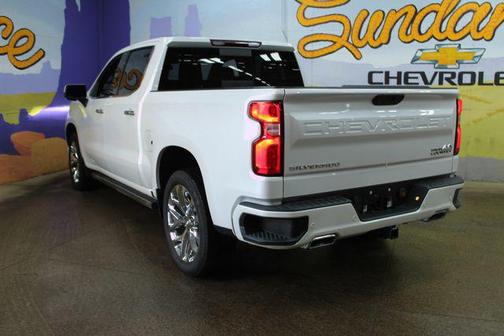 Pearl 2022 Chevrolet Silverado 1500 Limited High Country