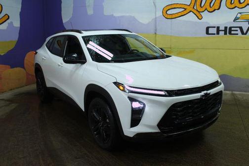 Summit White 2025 Chevrolet Trax ACTIV FWD