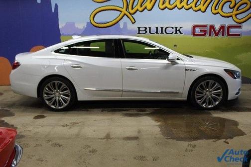 Photo 1 of 32 of 2017 Buick LaCrosse Essence