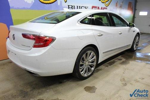 Photo 4 of 32 of 2017 Buick LaCrosse Essence