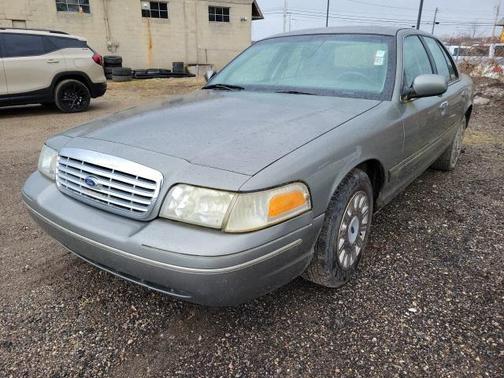 2003 Ford Crown Victoria Base