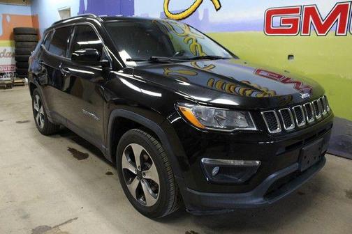 Diamond Black Crystal Pearlcoat 2018 Jeep Compass Latitude