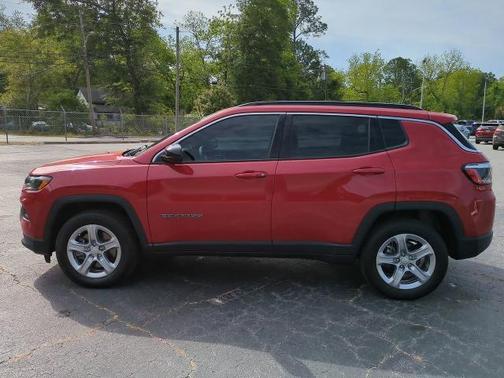 2023 Jeep Compass LATITUDE