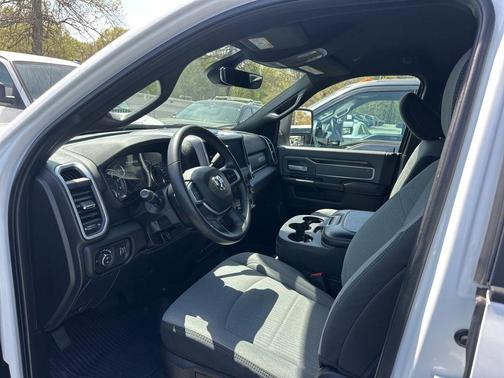 Bright White Clearcoat 2023 RAM 2500 Big Horn Crew Cab 4x4 6'4' Box