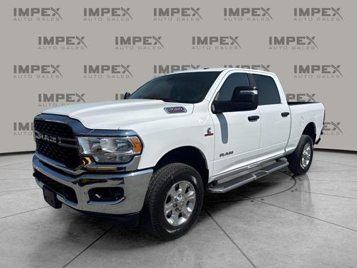 Bright White Clearcoat 2023 RAM 2500 Big Horn Crew Cab 4x4 6'4' Box