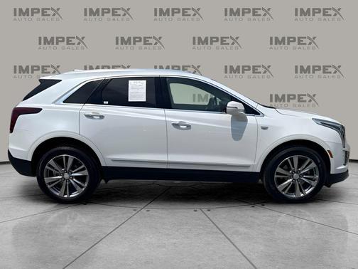 Crystal White Tricoat 2025 Cadillac XT5 Premium Luxury