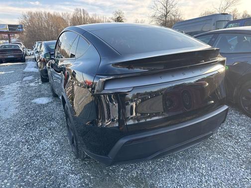 2026 Tesla Model Y Standard Rear-Wheel Drive