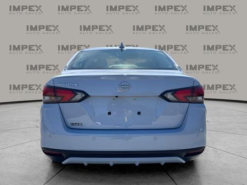 Gray Sky Pearl 2025 Nissan Versa 1.6 SV