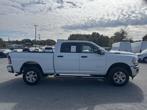 2024 RAM 2500 Big Horn Crew Cab 4x4 6'4' Box