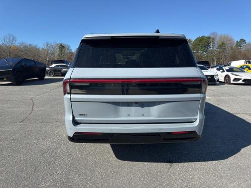 2025 Lincoln Navigator Reserve