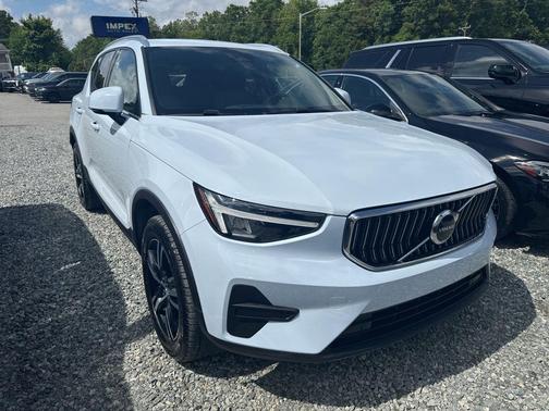 Blue 2025 Volvo XC40 B5 Core Bright Theme