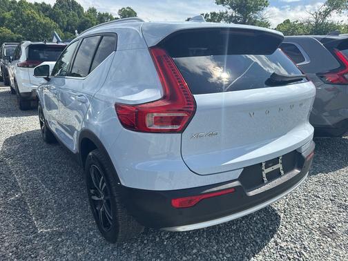 Blue 2025 Volvo XC40 B5 Core Bright Theme