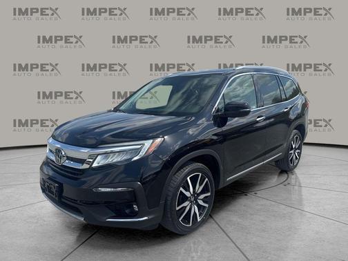 Crystal Black Pearl 2022 Honda Pilot Touring 8-Passenger