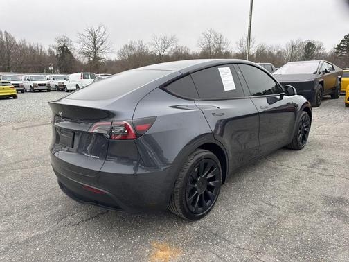 2024 Tesla Model Y Long Range Dual Motor All-Wheel Drive