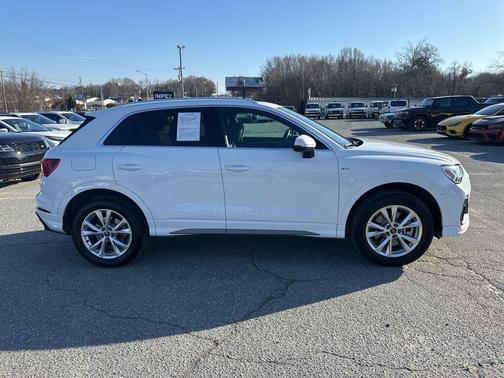 2025 Audi Q3 Premium 45 TFSI S line quattro Tiptronic