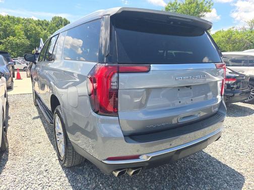 Sterling Metallic 2025 GMC Yukon XL Denali