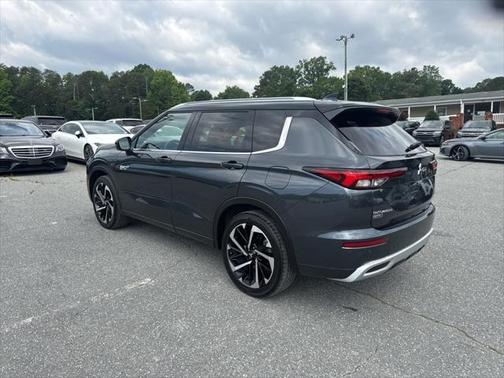 2025 Mitsubishi Outlander PHEV SEL