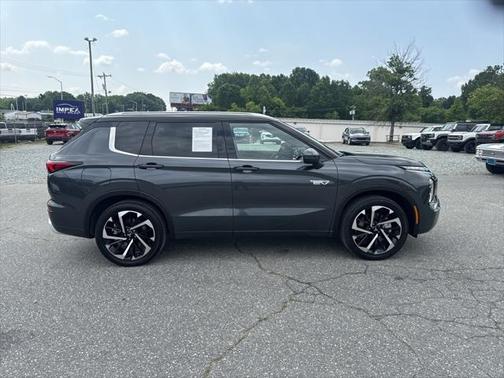 2025 Mitsubishi Outlander PHEV SEL