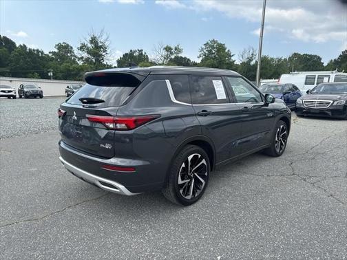 2025 Mitsubishi Outlander PHEV SEL