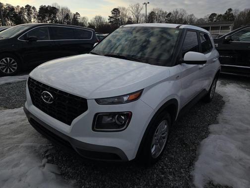 2025 Hyundai VENUE SE