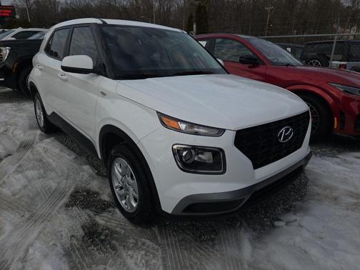 2025 Hyundai VENUE SE