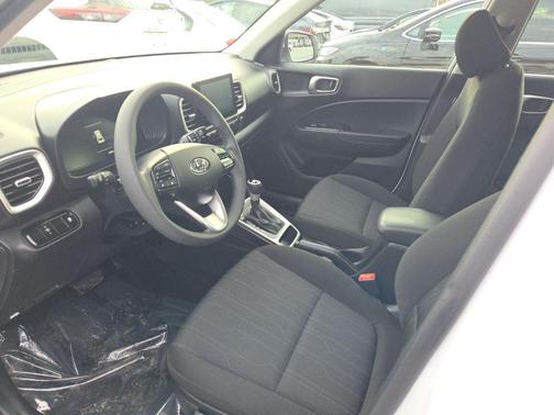 2025 Hyundai VENUE SE