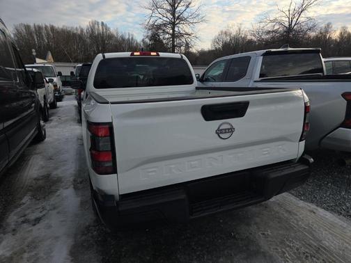 2022 Nissan Frontier S