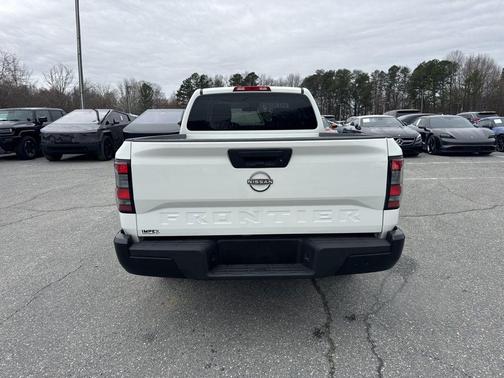 2022 Nissan Frontier S