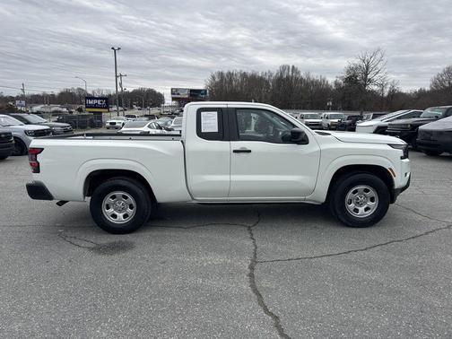 2022 Nissan Frontier S