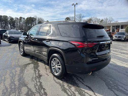 2022 Chevrolet Traverse LT Leather