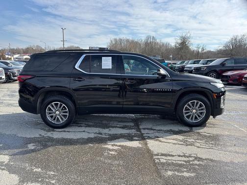 2022 Chevrolet Traverse LT Leather