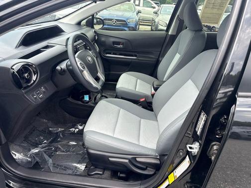 Black Sand Pearl 2015 Toyota Prius c Four