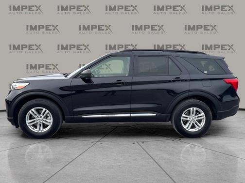 Agate Black Metallic 2023 Ford Explorer XLT