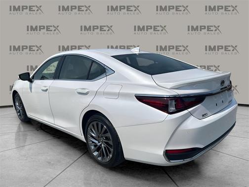 2025 Lexus ES 300h Luxury