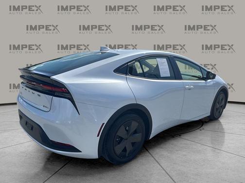 2025 Toyota Prius XLE