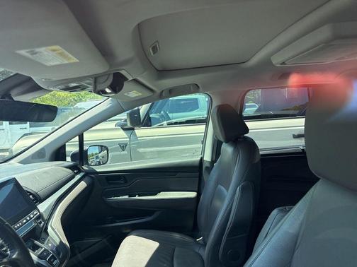 Lunar Silver Metallic 2018 Honda Odyssey EX-L