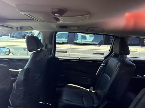 Lunar Silver Metallic 2018 Honda Odyssey EX-L