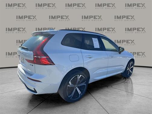 2025 Volvo XC60 B5 Ultra